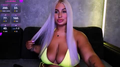 Snapshot of cara__harris chatting on July 18, 6:56 pm . . online show from July 18, 6:56 pm