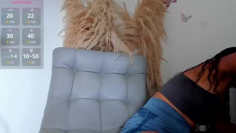 Snapshot of caraiosh_ chatting on May 15, 2:02 pm Cara online show from May 15, 2:02 pm