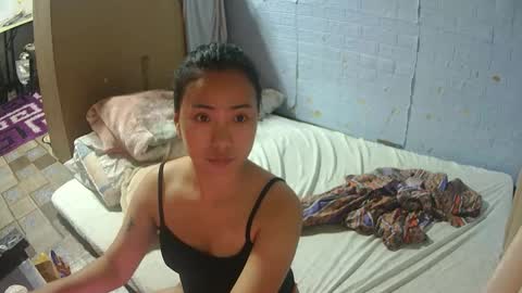 Snapshot of caramel_6974 chatting on February 4, 7:25 am Caramel online show from February 4, 7:25 am
