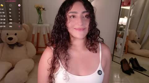 Snapshot of caramel__ chatting on May 29, 12:19 am Mara online show from May 29, 12:19 am