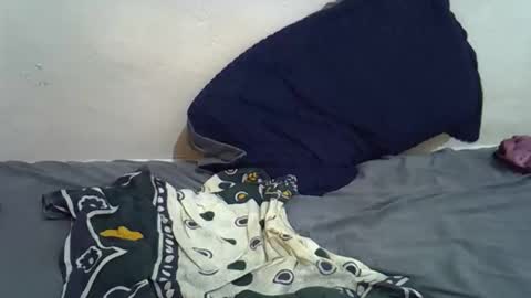 Snapshot of caramel_flames chatting on December 3, 6:21 am caramel_flames online show from December 3, 6:21 am