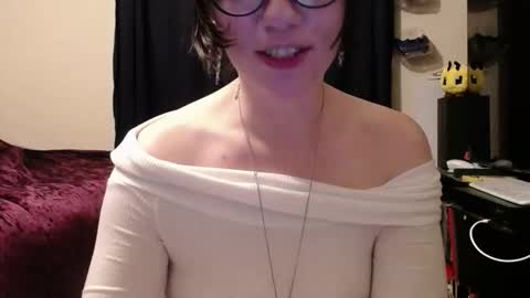 Snapshot of careerwife chatting on March 4, 5:02 am careerwife online show from March 4, 5:02 am