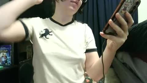 Snapshot of careerwife chatting on March 16, 1:44 am careerwife online show from March 16, 1:44 am