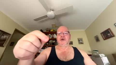 Snapshot of careroz chatting on July 22, 1:41 am careroz online show from July 22, 1:41 am
