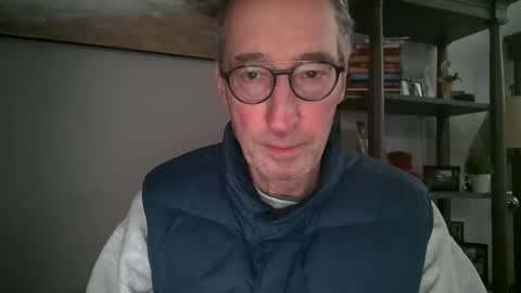 Snapshot of caressluving chatting on February 13, 12:57 am Caressluving online show from February 13, 12:57 am