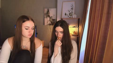 caressyourself online show from December 1, 5:34 am