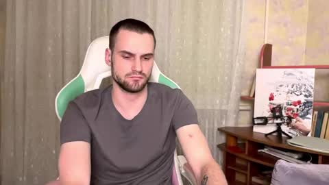 Cari online show from December 16, 8:25 pm