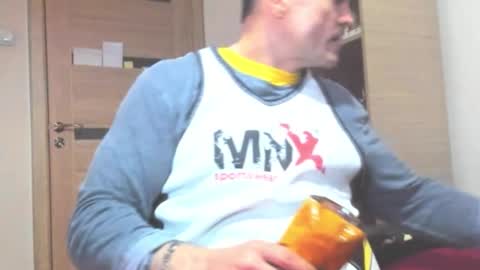 Laz online show from November 17, 10:04 pm