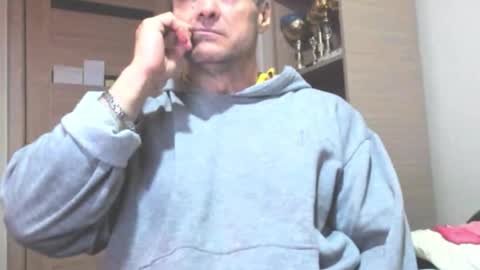 Laz online show from November 19, 9:48 pm