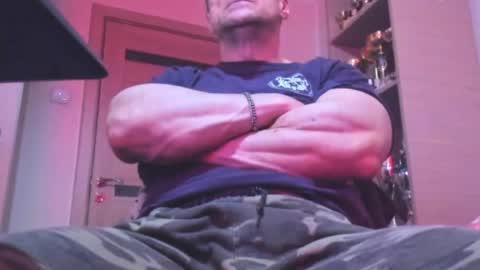 Snapshot of carin_the_body chatting on May 4, 4:08 am Laz online show from May 4, 4:08 am