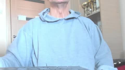 Snapshot of carin_the_body chatting on May 22, 11:05 am Laz online show from May 22, 11:05 am