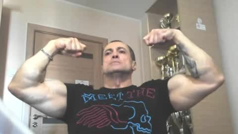 Snapshot of carin_the_body chatting on May 27, 10:34 am Laz online show from May 27, 10:34 am