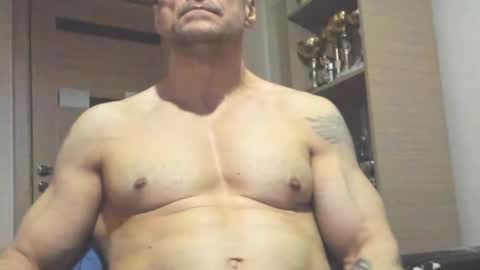 Snapshot of carin_the_body chatting on May 31, 1:03 am Laz online show from May 31, 1:03 am