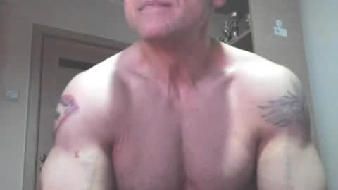 Snapshot of carin_the_body chatting on June 4, 6:58 pm Laz online show from June 4, 6:58 pm