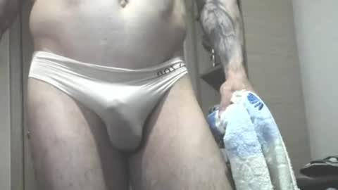 Snapshot of carin_the_body chatting on June 11, 12:32 am Laz online show from June 11, 12:32 am