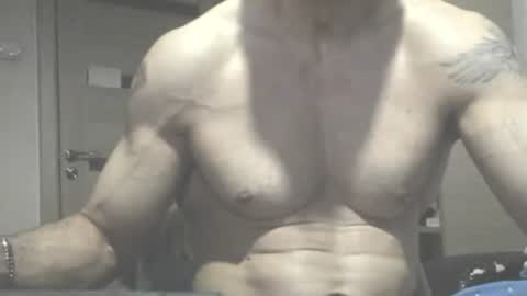 Snapshot of carin_the_body chatting on July 18, 9:07 pm Laz online show from July 18, 9:07 pm