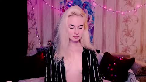 Carin online show from June 22, 6:27 pm