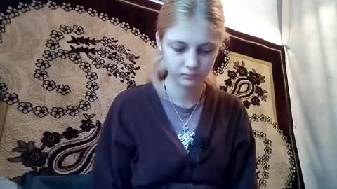 Snapshot of carissaalderson chatting on May 13, 2:53 am Kira online show from May 13, 2:53 am