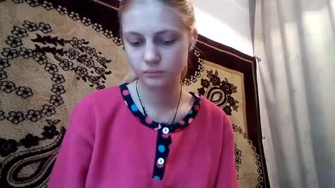 Snapshot of carissaalderson chatting on May 22, 3:24 am Kira online show from May 22, 3:24 am