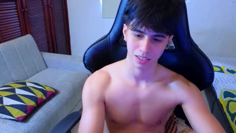 carl_dixon online show from November 12, 4:40 pm