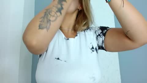 Snapshot of carla_beer chatting on May 17, 12:23 pm Carla online show from May 17, 12:23 pm