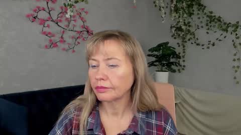 Snapshot of carla_vogue chatting on November 19, 6:02 am Carla Vogue online show from November 19, 6:02 am