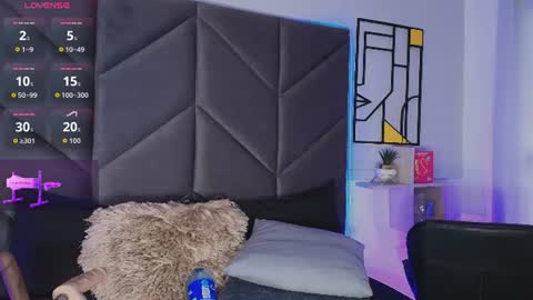 Snapshot of carlaguzman_ chatting on July 5, 7:21 pm Carla online show from July 5, 7:21 pm