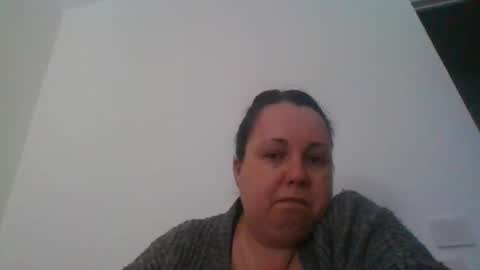 Snapshot of carlaruth chatting on October 3, 3:25 am Carlaruth online show from October 3, 3:25 am