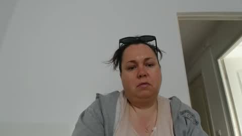 Snapshot of carlaruth chatting on April 13, 4:40 am Carlaruth online show from April 13, 4:40 am