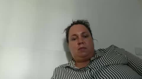 Snapshot of carlaruth chatting on April 23, 12:29 pm Carlaruth online show from April 23, 12:29 pm