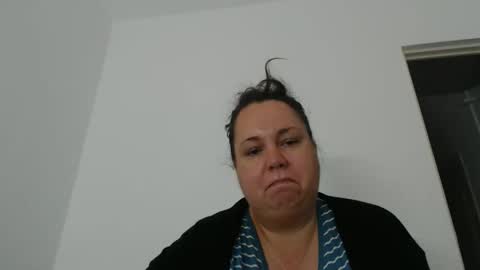 Snapshot of carlaruth chatting on April 26, 2:31 am Carlaruth online show from April 26, 2:31 am