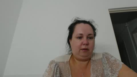 Snapshot of carlaruth chatting on May 10, 3:33 am Carlaruth online show from May 10, 3:33 am