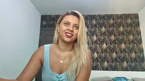 Snapshot of carlastacefun chatting on October 21, 5:52 am CarlaStaceFun online show from October 21, 5:52 am