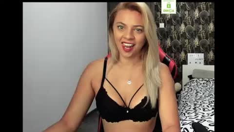 Snapshot of carlastacefun chatting on June 23, 3:59 am CarlaStaceFun online show from June 23, 3:59 am