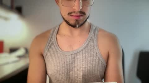 Snapshot of carlcarlinches4 chatting on December 17, 2:34 pm carlcarlinches4 online show from December 17, 2:34 pm