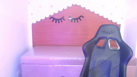 CARLYE   online show from November 15, 3:15 am