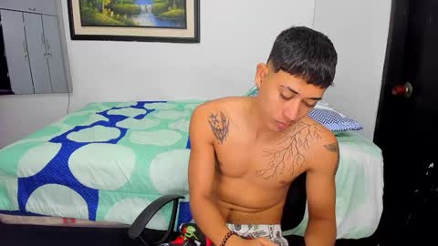 Snapshot of carlitosex09 chatting on December 19, 1:07 pm master online show from December 19, 1:07 pm