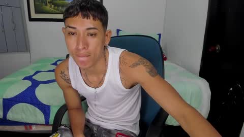 Snapshot of carlitosex09 chatting on December 22, 4:38 pm master online show from December 22, 4:38 pm