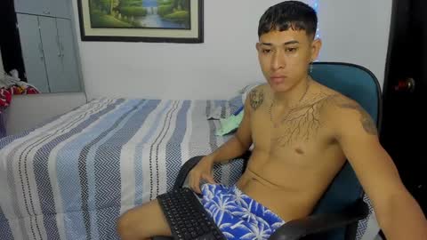 Snapshot of carlitosex09 chatting on December 28, 10:34 pm master online show from December 28, 10:34 pm