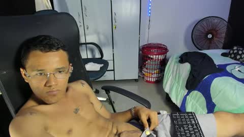 Snapshot of carlitosex09 chatting on February 11, 9:03 pm master online show from February 11, 9:03 pm