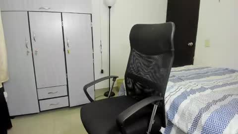 Snapshot of carlitosex09 chatting on February 15, 3:50 pm master online show from February 15, 3:50 pm