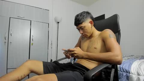 Snapshot of carlitosex09 chatting on February 17, 9:30 pm master online show from February 17, 9:30 pm