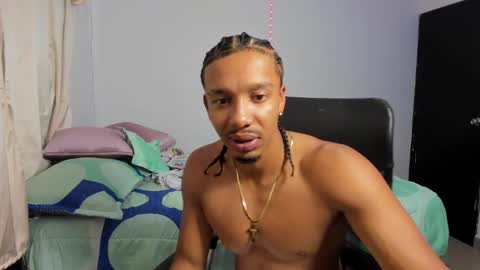 Snapshot of carlitosex09 chatting on February 27, 7:26 pm master online show from February 27, 7:26 pm