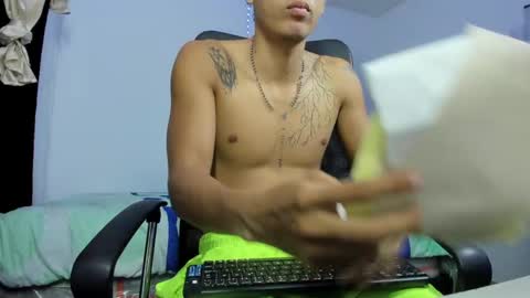 Snapshot of carlitosex09 chatting on March 4, 2:42 pm master online show from March 4, 2:42 pm