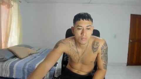 Snapshot of carlitosex09 chatting on September 21, 12:40 pm master online show from September 21, 12:40 pm