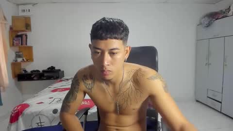 Snapshot of carlitosex09 chatting on October 16, 3:35 pm master online show from October 16, 3:35 pm