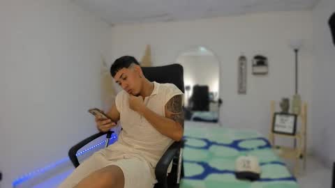 Snapshot of carlitosex09 chatting on October 26, 2:45 pm master online show from October 26, 2:45 pm