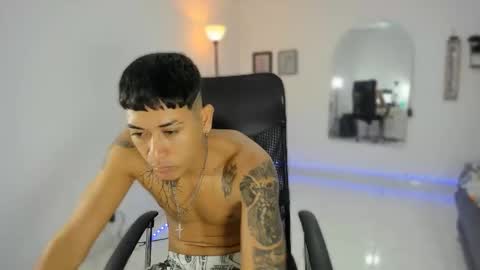 Snapshot of carlitosex09 chatting on November 16, 3:34 am master online show from November 16, 3:34 am