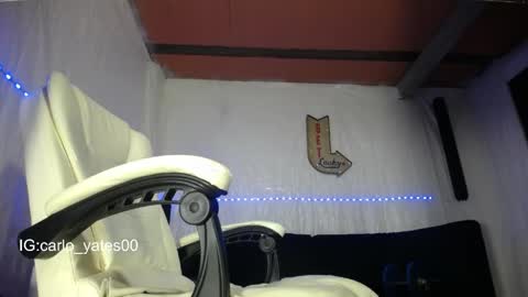 Snapshot of carlo_yates27 chatting on May 4, 4:25 pm carlo yates thx for help me to reach 100 thumps up online show from May 4, 4:25 pm