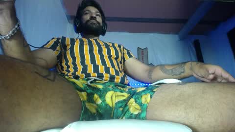 Snapshot of carlo_yates27 chatting on May 23, 1:22 am carlo yates thx for help me to reach 100 thumps up online show from May 23, 1:22 am